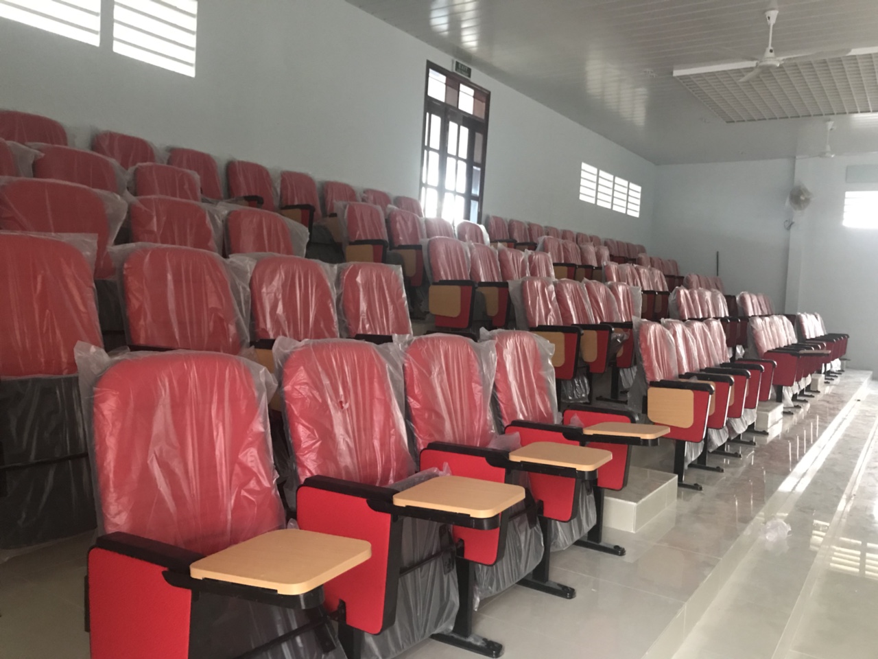 ghế hội trường hòa phát